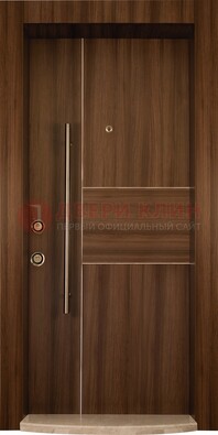 Коричневая входная дверь c МДФ панелью ЧД-12 в частный дом в Сочи