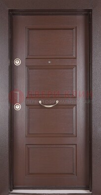 Коричневая входная дверь c МДФ панелью ЧД-28 в частный дом в Сочи