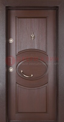 Коричневая входная дверь c МДФ панелью ЧД-36 в частный дом в Сочи