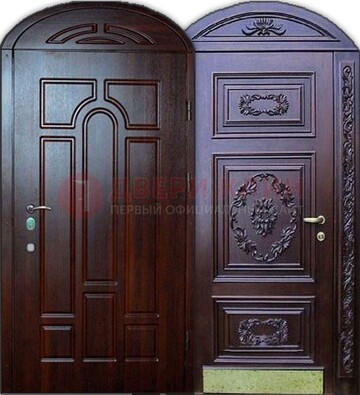 Стильная железная арочная дверь с декоративным элементом ДА-24 в Сочи