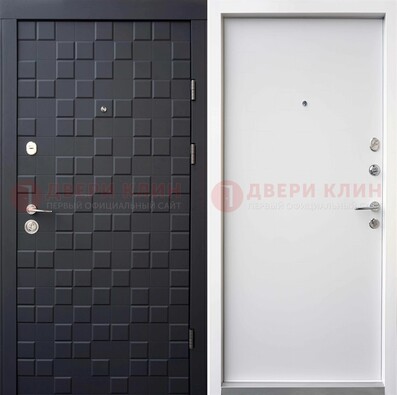Темная входная дверь с белой МДФ внутри ДМ-222 в Сочи