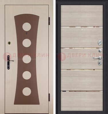 Светлая металлическая дверь с МДФ в квартиру ДМ-365 в Саратове
