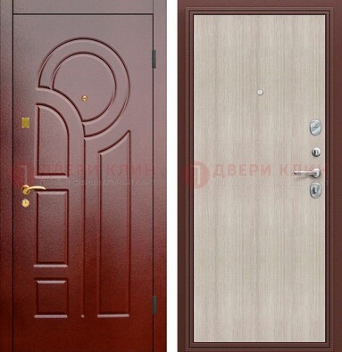 Красная металлическая дверь с МДФ панелями ДМ-368 в Сочи