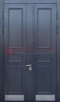 Черная двухстворчатая дверь для улицы с МДФ ДМ-535 в Сочи