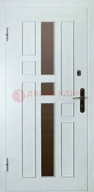 Белая стальная дверь с МДФ и декоративными вставками ДМ-62 в Сочи