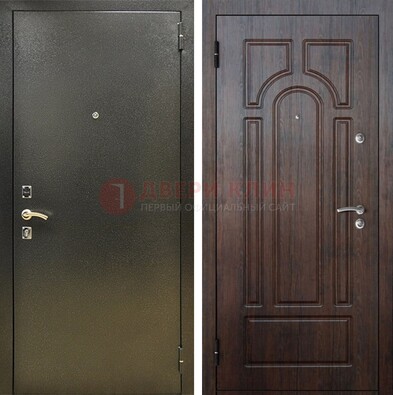Железная темно-серая дверь с порошковым напылением и МДФ Тисненый орех ДП-275 в Сочи