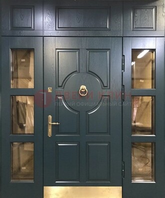 Стальная парадная дверь ДПР-64 со стеклопакетом в Сочи