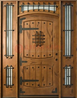 Парадная дверь с коваными элементами ДПР-68 в коттедж в Сочи