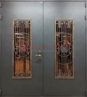 Входная металлическая парадная дверь со стеклом и ковкой ДПР-81 в Сочи