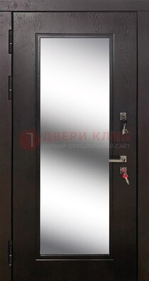 Коричневая железная дверь со стеклом для дома ДС-23 в Сочи