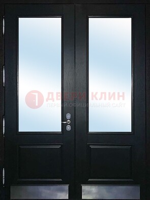 Черная двухстворчатая металлическая дверь со стеклом ДС-25 в Сочи