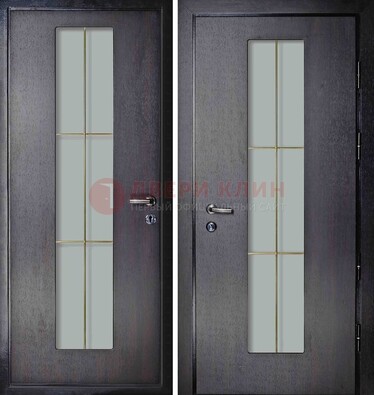 Темная стальная дверь со стеклом ДС-3 для загородного дома в Сочи