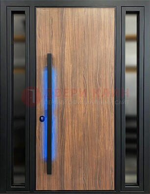 Коричневая металлическая дверь со стеклом ДС-69 в Сочи