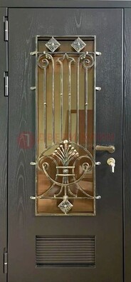 Одностворчатая железная дверь со стеклом и ковкой для дома ДСК-101 в Сочи