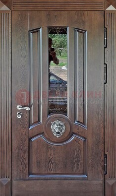 Коричневая уличная дверь со стеклом и ковкой ДСК-107 в Сочи