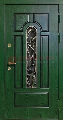 Зеленая железная дверь со стеклом и ковкой ДСК-111 в Сочи