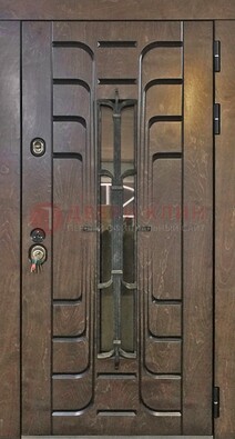 Современная стальная дверь со стеклом и ковкой ДСК-193 в Сочи