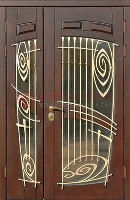 Коричневая железная дверь с большим стеклом и ковкой ДСК-203 в Сочи