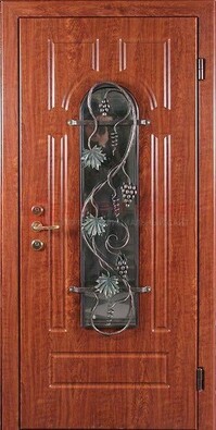 Входная дверь с затемненным стеклом и ковкой в виде винограда ДСК-2 в Краснознаменске