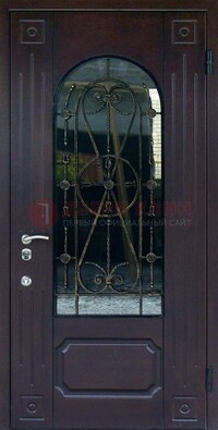 Стальная дверь со стеклом и ковкой ДСК-80 в загородный дом в Сочи