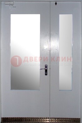 Белая  тамбурная дверь со стеклянными вставками ДТМ-18 в Сочи