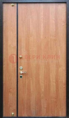 Светлая тамбурная дверь ДТМ-29 в Сочи