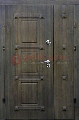 Железная двухстворчатая филенчатая дверь с виноритом ДВТ-143 в Сочи