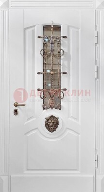 Белая металлическая дверь с виноритом и стеклом с ковкой ДВТ-165 в Сочи