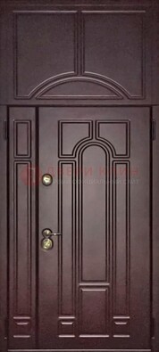 Коричневая железная дверь с виноритом и верхней фрамугой ДВТ-243 в Сочи