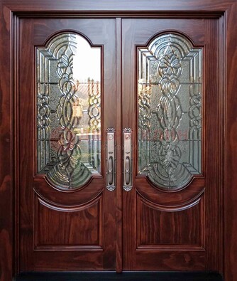 Классическая железная дверь с массивом дуба для входа ВЖ-23 в Сочи