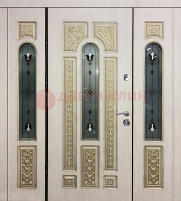 Светлая железная дверь с МДФ и витражом ВЖ-34 в Сочи