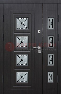 Чёрная двухстворчатая железная дверь с МДФ и витражом ВЖ-35 в Сочи